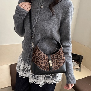 Bolso de hombro vintage de nailon y PU para mujer, estilo <span class=keywords><strong>bandolera</strong></span>, versátil, de dos tonos, para otoño-invierno 2025, novedad transfronteriza. - Product Image 4
