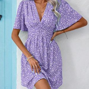 Vestidos Casuales Mini Plisados Florales de Cintura Alta con Estampado y Manga Media con Cuello en V para Mujer, Novedad de Verano, Venta al por Mayor Personalizada - Product Image 5