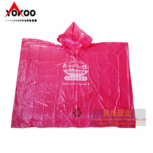 Poncho de pluie jetable en PE portable et économique avec impression de logo pour la promotion - Product Image 5