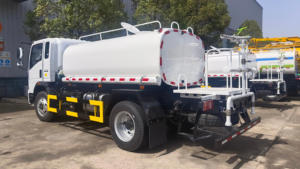 <span class=keywords><strong>Camión</strong></span> de transporte de <span class=keywords><strong>agua</strong></span> <span class=keywords><strong>potable</strong></span> diésel Sinotruk Howo 4x2 al mejor <span class=keywords><strong>precio</strong></span>, <span class=keywords><strong>camión</strong></span> <span class=keywords><strong>cisterna</strong></span> de <span class=keywords><strong>agua</strong></span> 6000L 8CBM con motor de bomba a la venta - Product Image 5