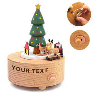 Carillon in Legno Fatto a Mano con Albero di <span class=keywords><strong>Natale</strong></span> e Slitta in Movimento, Meccanismo a Manovella, Melodia con Campanelli, Ornamento Perfetto per <span class=keywords><strong>Natale</strong></span> - Product Image 1