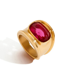 Bague pour femme plaquée or avec zircon rose serti clos, design géométrique, bijou tendance, cadeau, modèle Jinhua JDR0103048-PK - Product Image 1