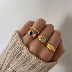 Bague de fiançailles vintage en or 10K avec saphir, sertie clos, ovale, pierre naturelle, plaqué or 18K, empilable, pour femme - Product Image 4