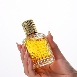 Flacone di Profumo Campione Gratuito, Logo Personalizzato, Bottiglia di Vetro Unica per Profumo 100ml Trasparente con Dettagli Dorati - Product Image 1