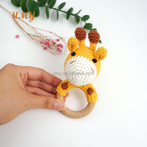 Caja de regalo para recién nacido, juego de regalo orgánico de <span class=keywords><strong>Hello</strong></span> World, Manta de algodón de muselina para bebé, babero de dentición, sonajero, juego de juguete de madera - Product Image 5