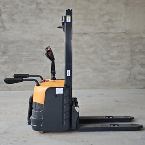 Le chariot élévateur électrique portable économique est en promotion à bas prix et facile à utiliser - Product Image 1