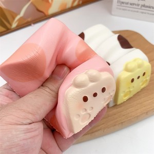 Juguete Antiestrés de PU con Forma de Pastel de Chocolate y Conejo Simulado, de Lenta Recuperación, para Aliviar el Estrés y la Ansiedad, Venta Caliente Transfronteriza - Product Image 4