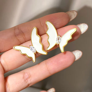 Pendientes de Moda para Mujer, Joyería de Fiesta, Chapados en Oro de 18K, con Esmalte y Circonitas Brillantes, Diseño de Mariposa - Product Image 1