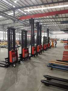 2000kg <span class=keywords><strong>2200lbs</strong></span> 3300lbs 4400lbs Apilador de paletas semieléctrico 2500mm 3000mm 3500mm Altura de elevación - Product Image 5