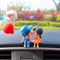 Accessoires de décoration de voiture pour couple, mignonnes figurines de dessin animé, petites statues romantiques, décorations de Noël