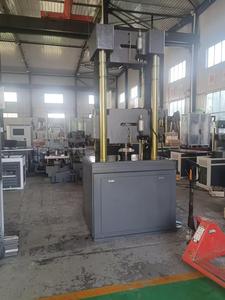 מכונת בדיקה הידראולית אוניברסלית 2000KN 200 טון לבדיקת מתיחה של פלדה - Product Image 4