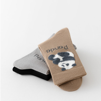 Chaussettes brodées avec logo personnalisé OEM Vente en gros Nouveauté colorée Chaussettes unisexes drôles et mignonnes