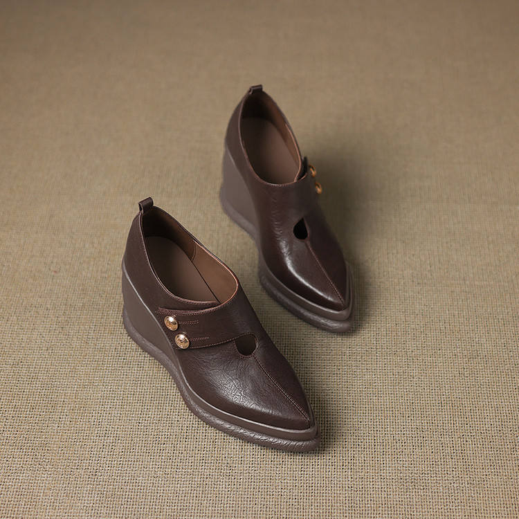 สีน้ำตาล