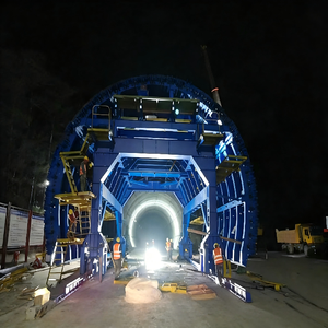 Chariot <span class=keywords><strong>de</strong></span> coulage automatique moderne à double voie pour voies ferrées à grande vitesse avec coffrage <span class=keywords><strong>en</strong></span> acier à béton <span class=keywords><strong>en</strong></span> acier Q235 haute résistance - Product Image 2