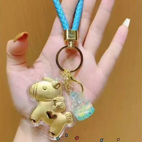 จี้รูปม้าพร้อมขวด