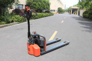 Transpaleta eléctrica de 1,5 toneladas, transpaleta de litio china de 1500kg con controlador Curtis, promoción de gran oferta - Product Image 5