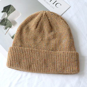 <span class=keywords><strong>Qianzun</strong></span> Của Nhà Sản Xuất Tùy Chỉnh Màu Nâu Đầy Màu Sắc Sợi Còng Beanie Mùa Đông Ngoài Trời Thêu Beanies - Product Image 2
