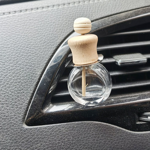 Difusor colgante de lujo para coche, botella de aceite, botella difusora de lengüeta para coche con cierre, <span class=keywords><strong>clip</strong></span> de ventilación, botellas de perfume vacías para salpicadero de coche - Product Image 2