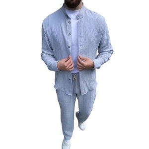 Survêtements décontractés deux pièces pour hommes à la mode vêtements tricotés Vintage confortables LOGO personnalisé bouton chemise plissée ensembles pour hommes - Product Image 6