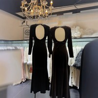 Robe de Soirée Luxe Léger Hiver 2026, Nouvelle Robe Femme en Velours Haut de Gamme, Coupe Ajustée et Dos Nu