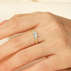 Bague Vintage <span class=keywords><strong>3</strong></span> Pierres en Cuivre Plaqué Or Écologique avec Zircon Cubique Taille Princesse Carrée pour Femme – Bijou Simple et Tendance - Product Image 4