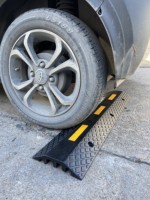 Protector de Cables de PVC y Goma de Doble Propósito de 2 Canales en Amarillo y Negro, Reductor de Velocidad