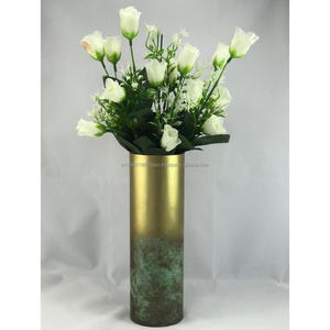Maceta Cilíndrica de Metal y Hierro Hecha a Mano, Florero Decorativo Navideño de Mesa con Diseño Costero - Product Image 3