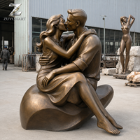 Statue de couple en bronze grandeur nature, sculpture personnalisée de figure humaine, installation d'art public pour jardin extérieur, fabricant, usine