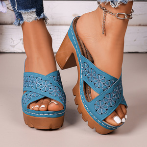 Summer Women Street Style Hollow Sandals Vintage Metal Buckle Thick Bottom <b>Block</b> Heel Fashion Sandals - Product Image 3