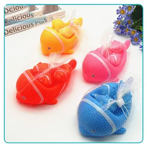 아기 목욕 떠 다니는 다채로운 고래 장난감 PVC 동물 목욕 장난감 유아 깜박이는 다채로운 LED 욕조 장난감 유아 아기 아이