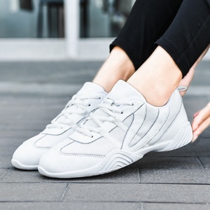 Chaussures d'aérobic compétitives pour femmes Cheerleaders enfants semelle carrée souple <span class=keywords><strong>gymnastique</strong></span> formation chaussures de danse en cuir - Product Image 4