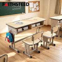 Ensemble de bureau double vert pour étudiants avec deux chaises, grande table d'écriture partagée, double compartiment sous le bureau, mobilier de classe scolaire