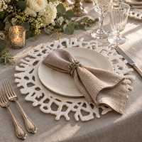 Assiette de présentation en plastique de 13 pouces, finition poudrée, élégante, vert émeraude, style baroque, bord ajouré, finition brillante texturée, pour événements