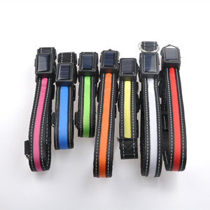 <span class=keywords><strong>Collar</strong></span> de perro intermitente LED recargable USB para mascotas a la moda con carga de batería Solar Material de nailon Cierre de hebilla Uso en todas las estaciones - Product Image 2