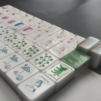 Set Mahjong Amerika 160 Ubin 31,5 x 22 mm Ubin Akrilik Bermotif Marmer Zamrud dengan Chip Skor dan Kotak Hadiah