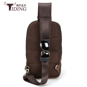 Tiding Sac de poitrine pour homme en cuir véritable multifonctionnel pour l'extérieur, sac à bandoulière marron foncé P5133BSZ - Product Image 3