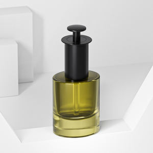 Botellas de vidrio de aceite esencial de suero para el crecimiento del cabello de pared gruesa ovalada plana de 30ml de alta calidad con tapa cuentagotas de pipeta de bomba de empuje plateada - Product Image 1