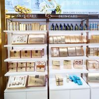 Konter Display Makeup Modern yang Dapat Disesuaikan untuk Lip Gloss dan Stand Display Tester
