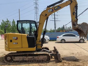 Excavadora Compacta CAT 306.5 con Cabina Cerrada, Peso Operativo de 6 Toneladas, Capacidad de Excavación de 0.12m³ - Product Image 2
