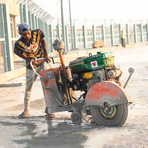 Precio de fábrica Xinsda Máquina de coser de asfalto Máquina cortadora de caminos para hormigón - Product Image 2