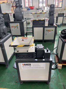 מגרסת פלדה תעשייתית קטנה/מכונת גריסה מיני לפלסטיק, טקסטיל ומתכת, מטחנת פסולת - Product Image 5