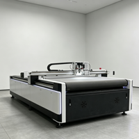 Machine de découpe numérique CNC TC pour l'emballage de cartons, la découpe de panneaux PVC, de vinyle adhésif et de panneaux en mousse