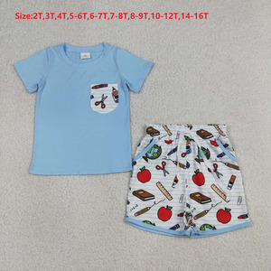 Conjunto de 2 piezas de camiseta y pantalones cortos azules informales con estampado de Apple Pen para niños, ropa de verano para la vuelta al cole, en stock - Product Image 3