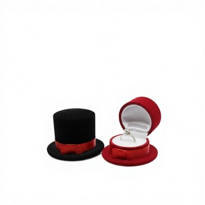 Boîte à bague en forme de chapeau haut de forme pour demande en mariage et mariage, boîte à bague en velours en forme de chapeau magique avec nœud en satin, boîte à bague de fiançailles au design créatif en forme de chapeau - Product Image 3
