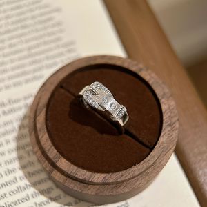 Bague de ceinture en argent pur S925 avec incrustation de diamants brossés, design de ceinture unique tendance et luxueux, diamant taillé - Product Image 3