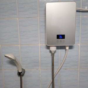 Usage domestique LED affichage de la température 3500W 4500W 5500W acier inoxydable bon <span class=keywords><strong>prix</strong></span> Mini <span class=keywords><strong>chauffe</strong></span>-<span class=keywords><strong>eau</strong></span> douche électrique - Product Image 1
