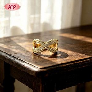 Bagues de mode en gros, bague cœur plaquée or 18 carats avec zircon pour femme, bijoux tendance, bagues en grappe - Product Image 4