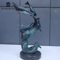 Sculpture de dauphin de surf en bronze coulé de luxe, grande statue d'animal marin en cuivre pour la décoration de piscine, de jardin extérieur et de paysage
