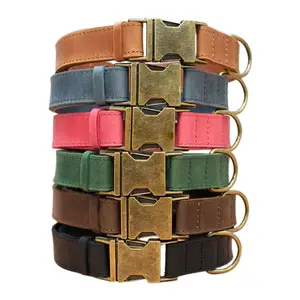 Guter Preis Haustier Halsband Designer benutzer definierte High-End-Luxus Western Leder Marke Pastell Wildleder Hunde halsband mit Bronze Schnalle gesetzt