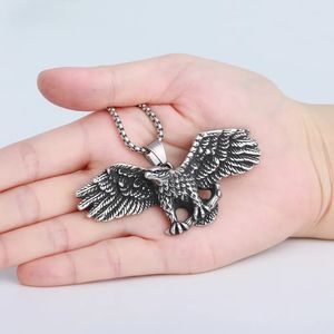 Perhiasan modis pria klasik liontin elang baja tahan karat sayap naik turun modis - Product Image 3